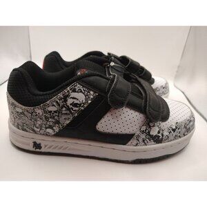 NWT Airwalk Boys Black & White Skull Print Velcro Strap Skate Shoes Size 13